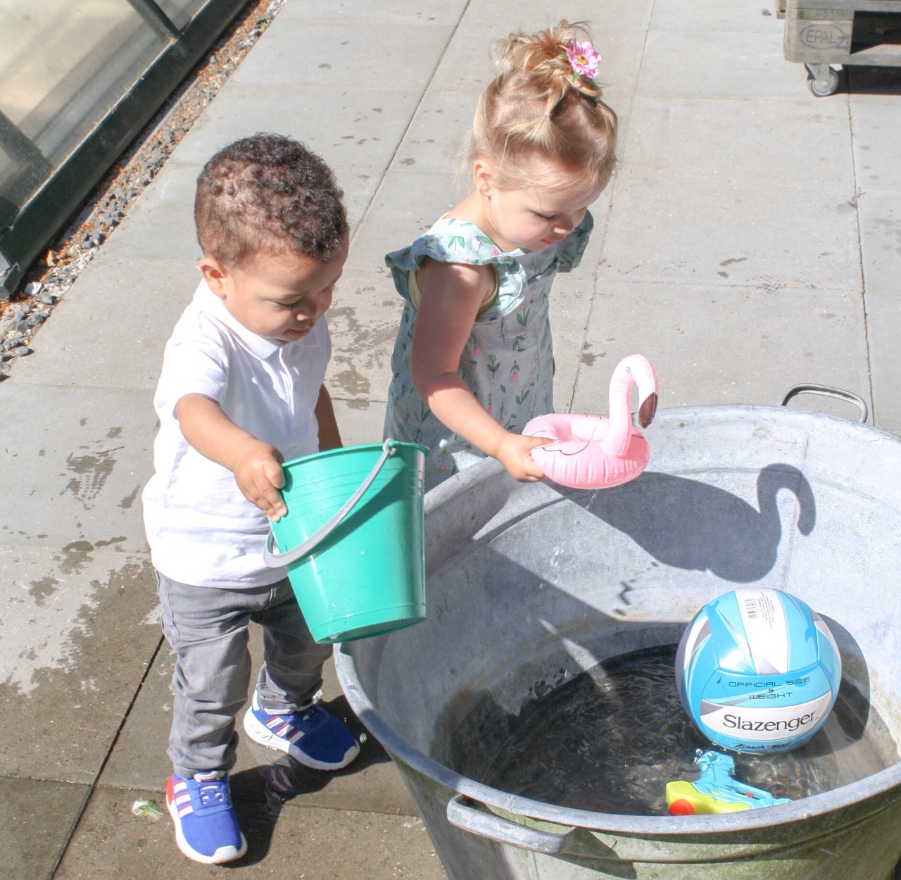 2 children playing together